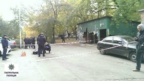 В Киеве мужчина едва не выстрелил в копов