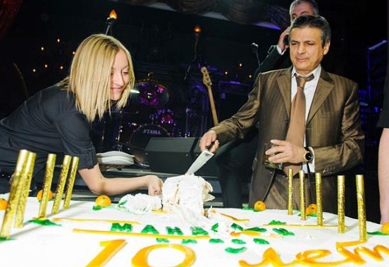 Алиев выкупил «Парус» у Фирташа