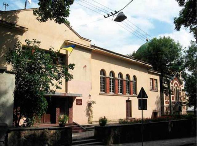 Будівлю Російського культурного центру у Львові передадуть волонтерам