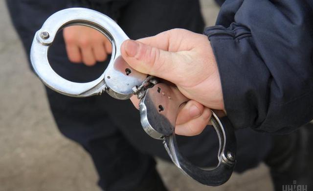 Полицейских задержали на взятке в $1,5 тысячи