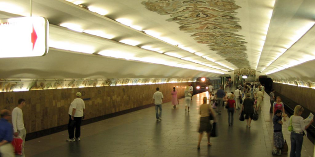 В подземке Киева снова появились трещины (ФОТО)