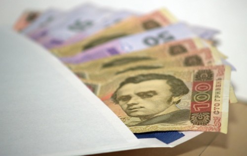 «Мінімалку» у 3200 грн може забезпечити інфляція, а не економіка – Пинзеник