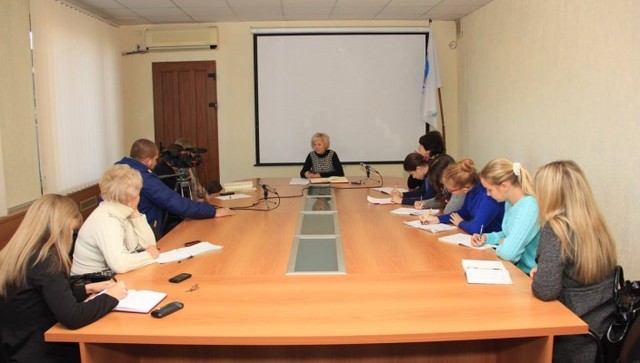 В Алчевске на пресс-конференцию к «мэру» города согнали детей