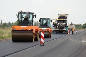 "Буковельская" фирма "наварила" на ремонте трассы Мукачево-Львов 25 млн грн