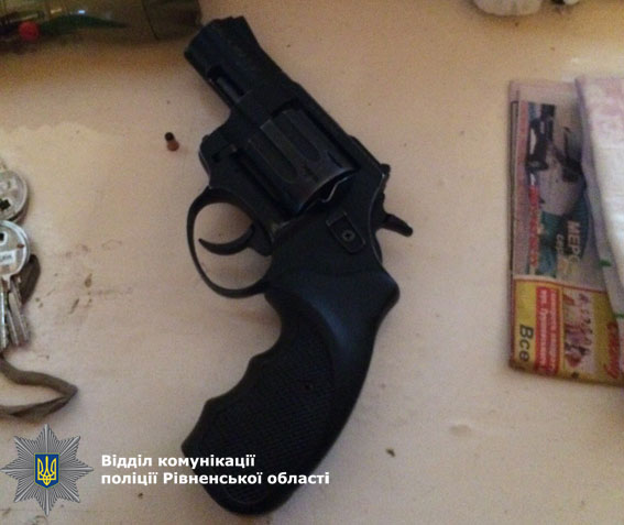 В Ровенской области мужчина взял в заложники собственную мать