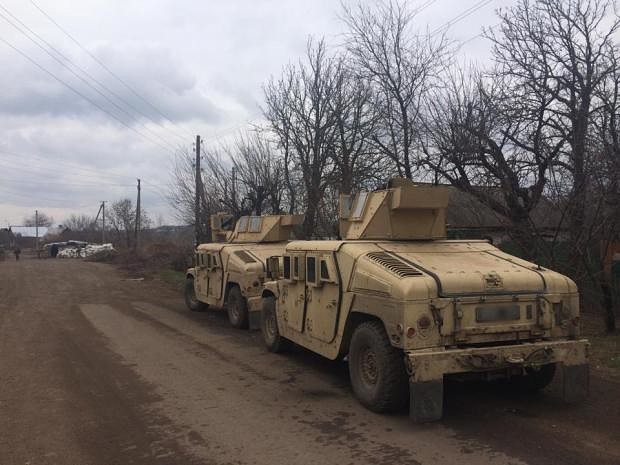 Журналісти показали, на чому українські бійці їздять на передовій