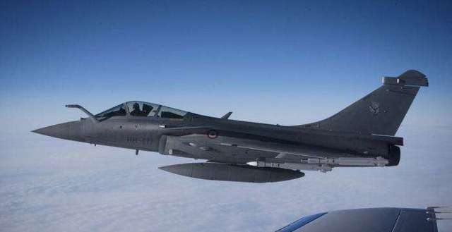 Над Волновахой летал российский разведчик Су-24