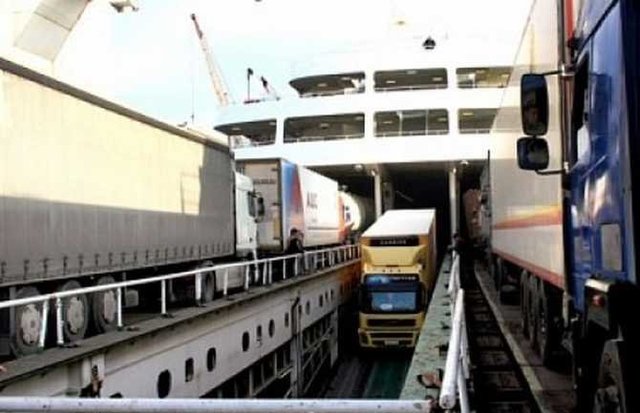 В Украине арестовали российский паром, поставляющий запрещенные товары из Турции в Крым