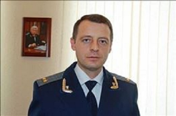 В соцсетях опознали пьяного прокурора-беглеца на дорогой иномарке