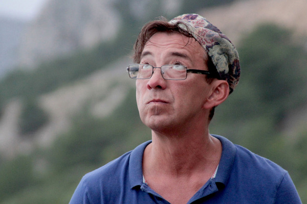 Літав до Криму на запрошення: у мережі з’явилося відео допиту зірки "Сватів"