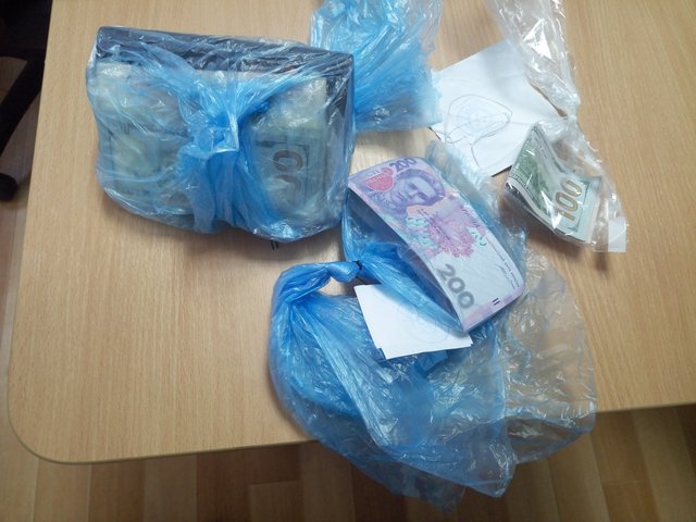 В "ЭКОНОМИЧЕСКОМ" ДЕПАРТАМЕНТЕ ЛУГАНСКОЙ ОВГА ЧИНОВНИКИ "ПРЕМИРОВАЛИ" СОТРУДНИКОВ, НО КЛАЛИ ЭТИ ДЕНЬГИ СЕБЕ В КАРМАН