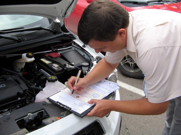 Львовских таможенников подозревают в причастности к незаконному ввозу 10 тысяч авто с иностранной регистрацией