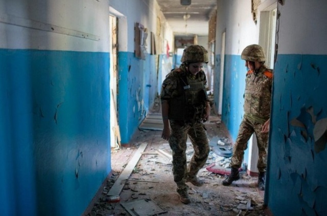 Сети впечатлили поразительные фото женщин-бойцов АТО на Донбассе