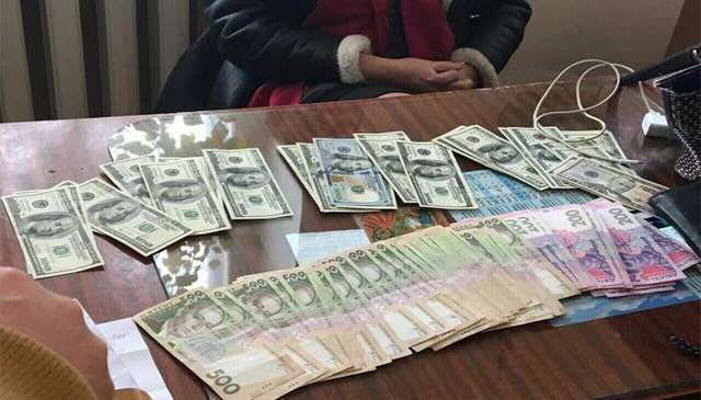 На взятке «погорел» председатель ВКК одной из ЦРБ Хмельницкой области