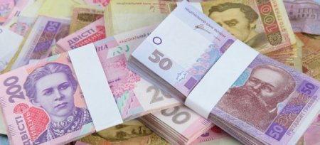 Гривня продовжує падати