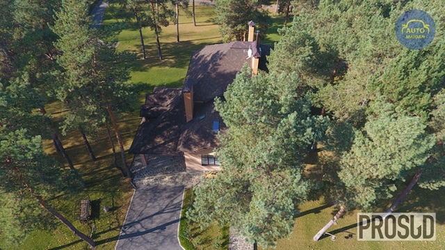 Судья Попович решила не «показывать» в декларации огромный коттедж