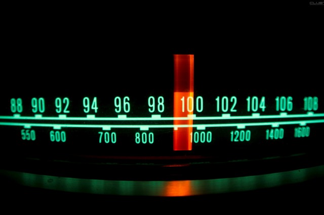 «Радио Шансон» и «Ретро FM» оказались в списке нарушителей языковых квот