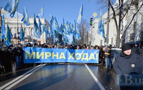 "Прекратите истерить, господа!", - обращение блогера к политикам