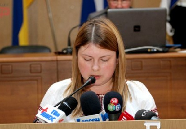 У Херсоні керуюча справами виконкому бере хабарі