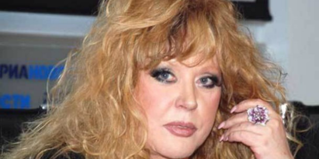 Пугачева высмеяла «легендарную» фразу Медведева