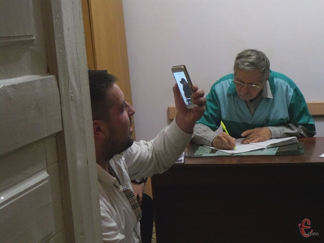 СМИ: пьяный военный прокурор укусил хмельницкого патрульного