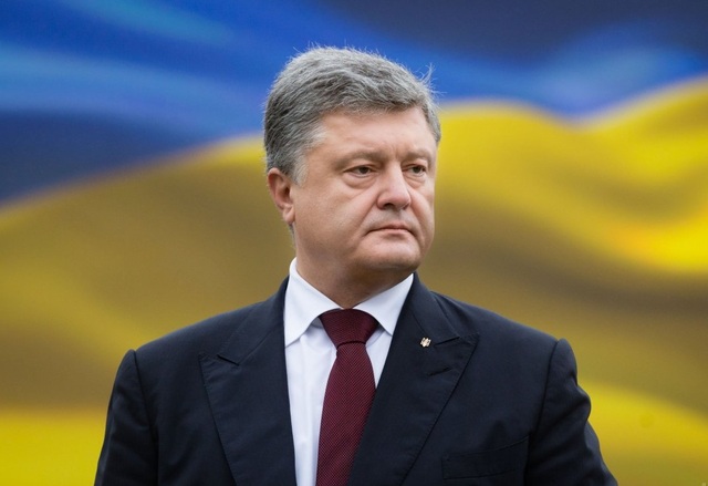 Порошенко призвал не клеймить всех участников массовых акций