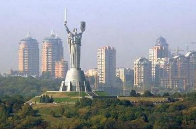 Устав Киева: готовят правила выгула собак и штрафы за остекленные балконы