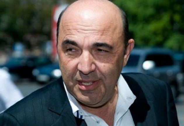 Рабинович: Янукович может взорвать ситуацию, если расскажет, кто ему дал уехать