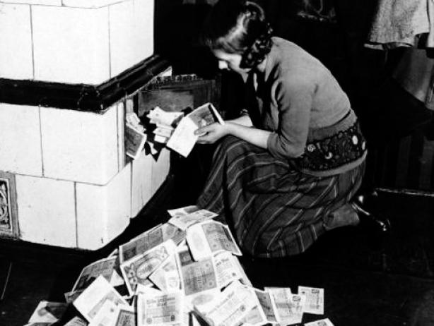 Гройсман должен извиниться перед народом и вернуть украденные 3 млрд грн — Зеркало недели