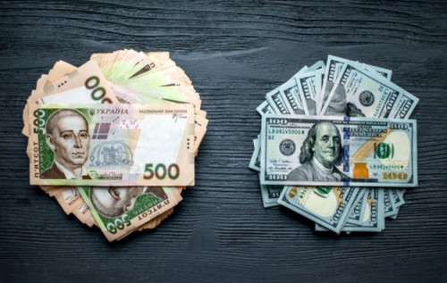 НБУ позволит гривне дальше ослабляться - эксперт