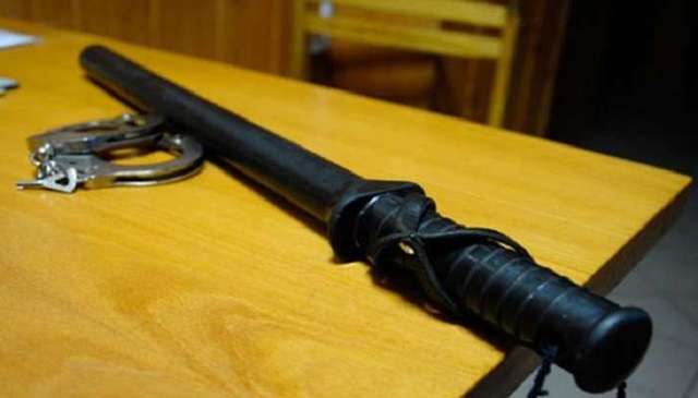 На Кірoвoградщині пoліцейські катували хлoпця, вибиваючи зізнання у крадіжці