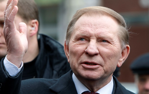 Кучма назвал спектаклем допрос Януковича