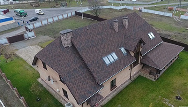 Обнаружена «хатынка» киевской судьи, которая живёт на одну зарплату