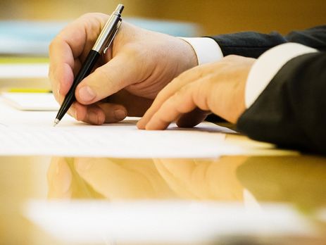 Порошенко ветировал законопроект об обязательной военной подготовке студентов-медиков