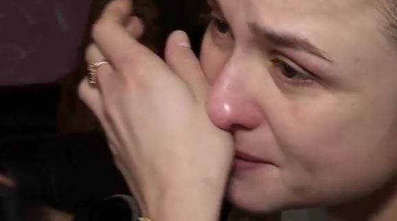 НА СУМЩИНІ ЦІЛЕ СЕЛО НЕ ДАЄ ВИВЕЗТИ 7-РІЧНОГО ХЛОПЧИКА В ТУРЕЧЧИНУ (ВІДЕО)