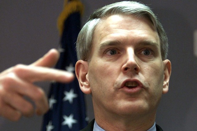 Екс-посол США Пайфер застерігає Україну від виходу з Мінських угод