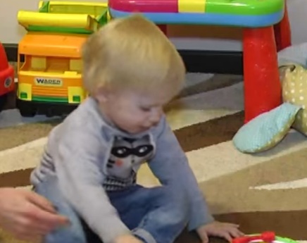 У Харкові няня знущалася над півторарічною дитиною