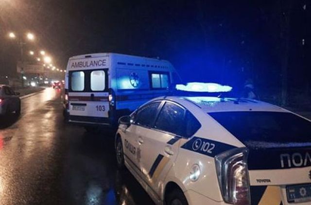 В Днепре маму с ребенком сбили на зебре