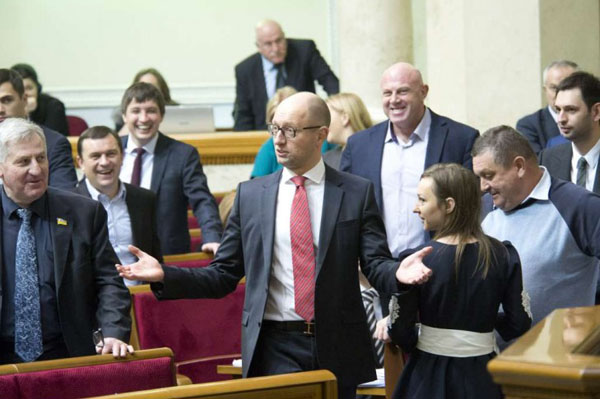 ЗАЧЕМ “НАРОДНОМУ ФРОНТУ” ДОСАДНОЕ САМОУБИЙСТВО