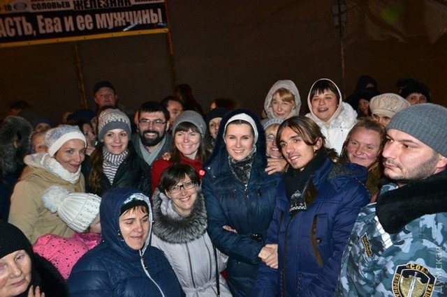 В Одессе российскую «православную певицу» вынудили выступать на улице