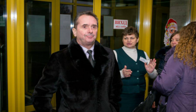 На Волыни активисты и участники АТО начали «охоту» на декларантов-миллионеров