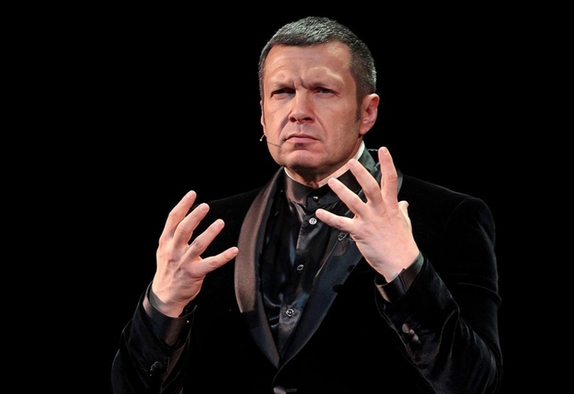 Российский ведущий в прямом эфире унизил беглых экс-депутатов “Партии Регионов”