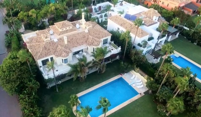 Равнение на президента-коррупционера Порошенко