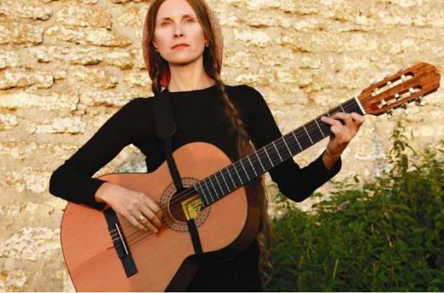 В Одессе сорвали концерт российской певицы, поддерживающей Путина