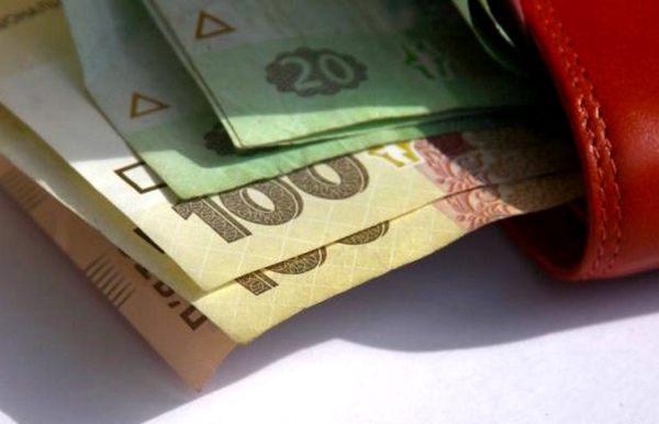 Украинцы не слишком радуются повышению минимальных зарплат