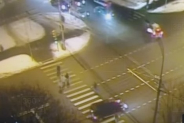 Появилось видео ДТП с человеком Януковича в Москве