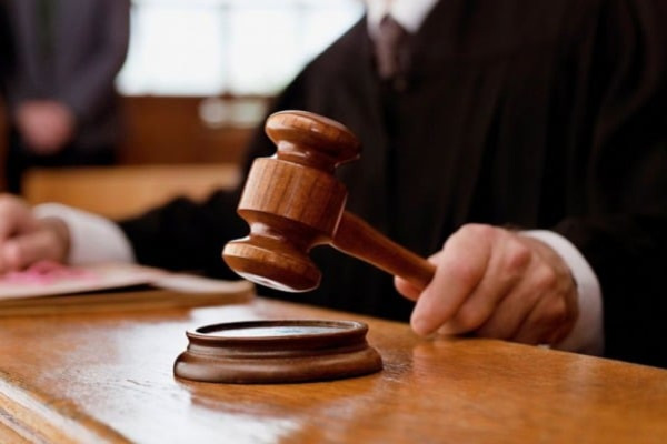 На Луганщине ушел в отставку судья с квартирой в Испании