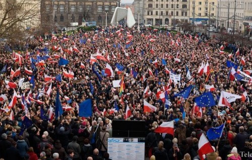 Хвиля радикалізації накриває Європу. Чим це загрожує Україні?