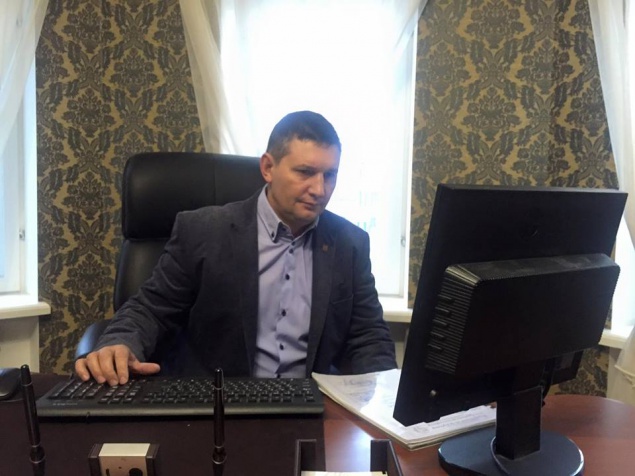 Неизвестный пытался поджечь дом главы БПП в Киево-Святошинском районе Тигова