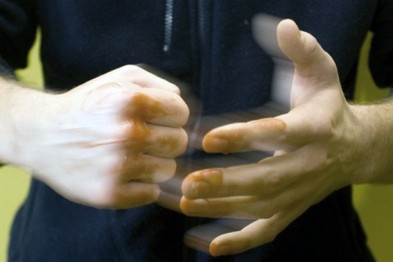 У Києві на побаченні замість жінки на хлопця чекали десять молодиків (відео)